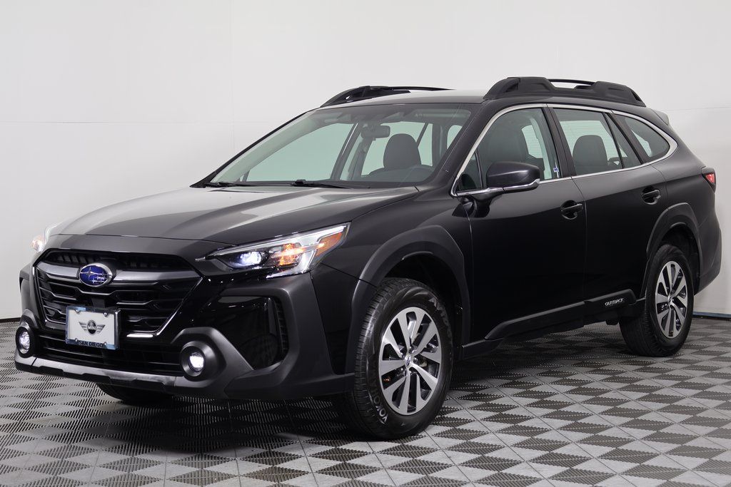 2023 Subaru Outback Base