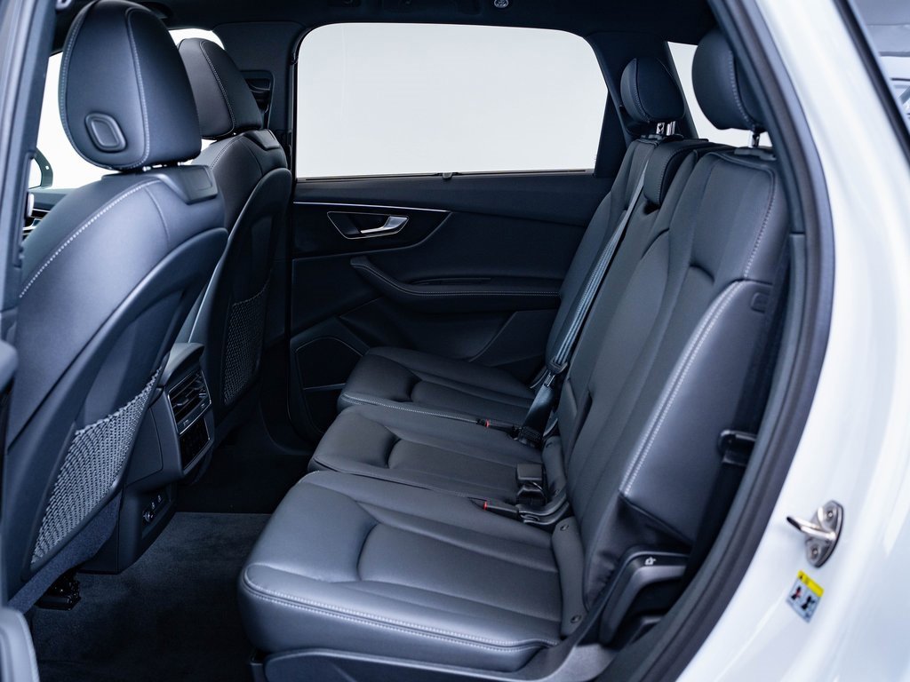2025 Audi Q7 55 Premium Plus photo 33