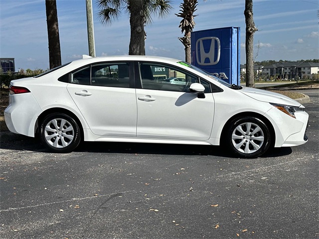 Used 2024 Toyota Corolla LE with VIN 5YFB4MDE1RP109774 for sale in Northfield, Minnesota