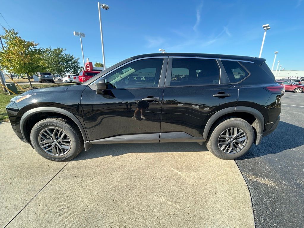 2021 Nissan Rogue S photo 3
