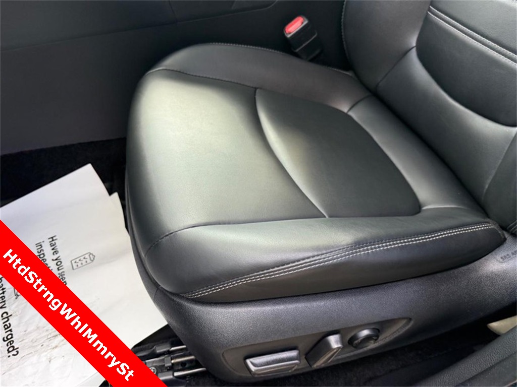 2024 Toyota RAV4 XLE Premium photo 13