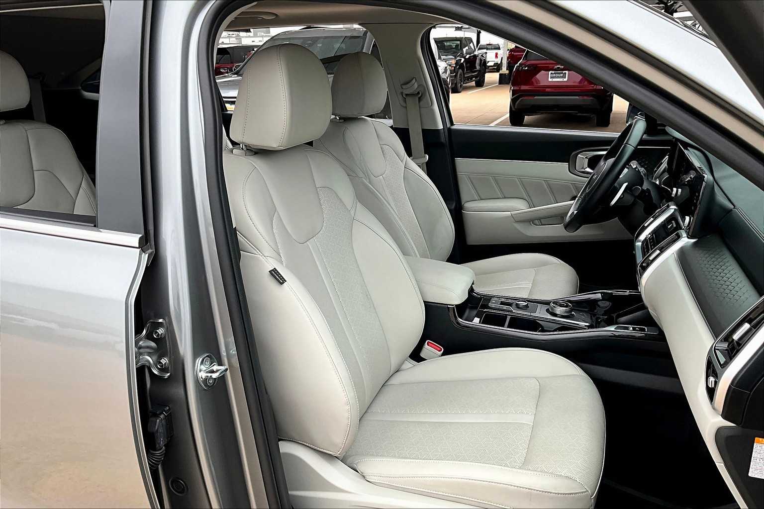 2022 Kia Sorento Plug-In Hybrid SX photo 8