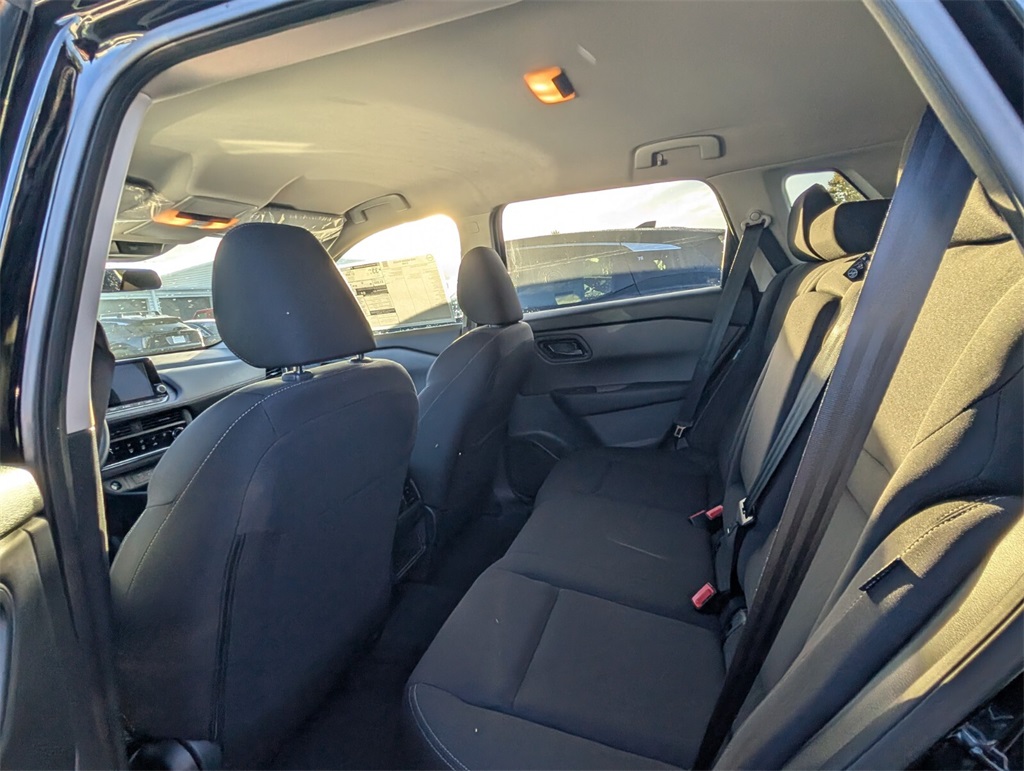 2025 Nissan Rogue S photo 8