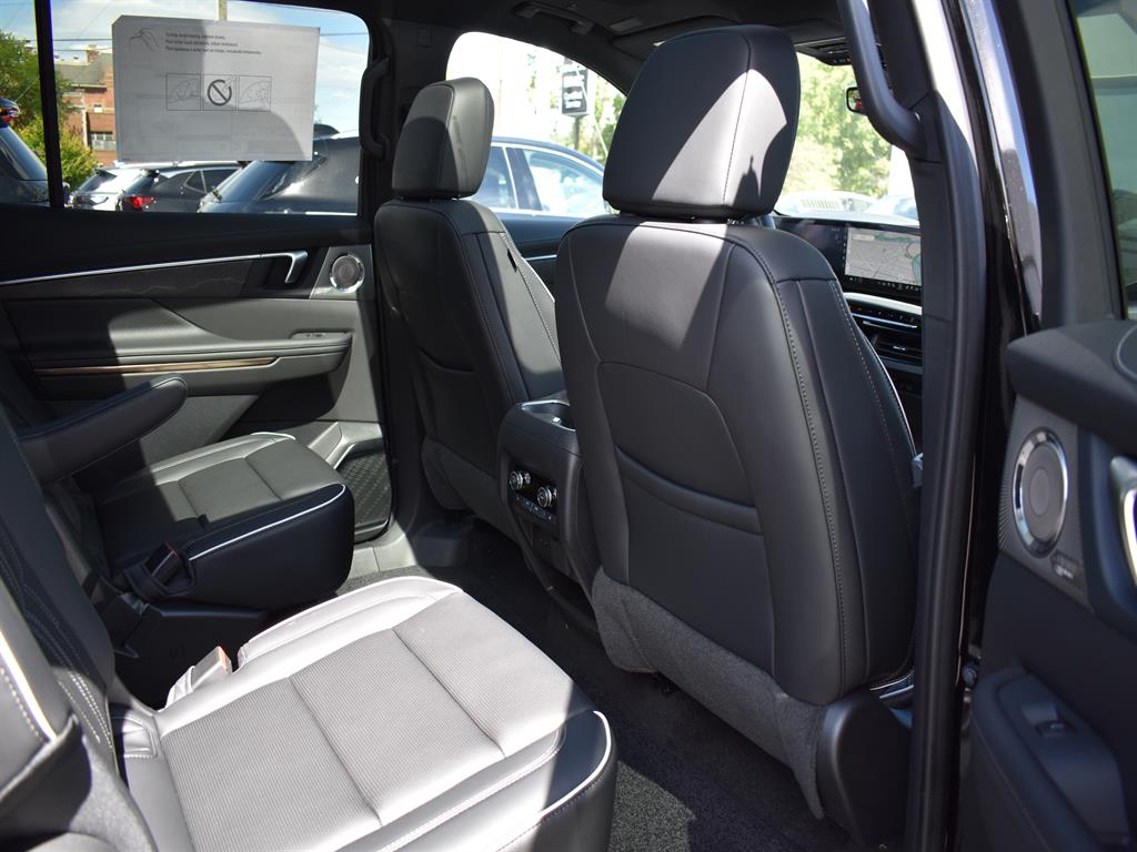 2026 Buick Enclave Avenir photo 6