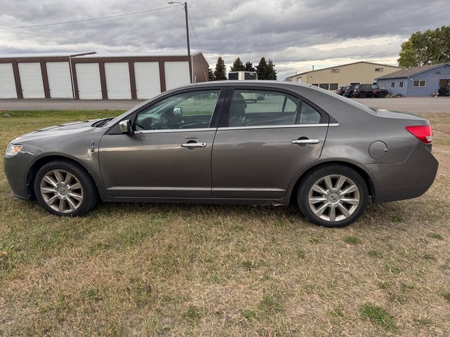 2012 Lincoln MKZ photo 2