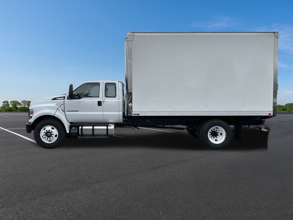2026 Ford F-650 photo 2