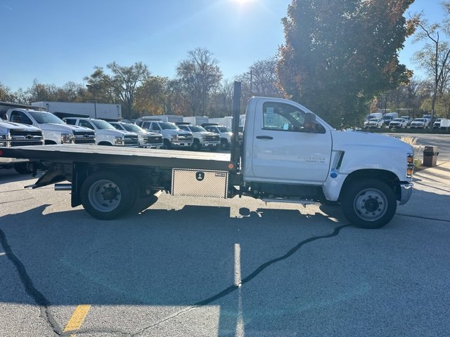 2024 Chevrolet Silverado 4500HD Work Truck photo 3