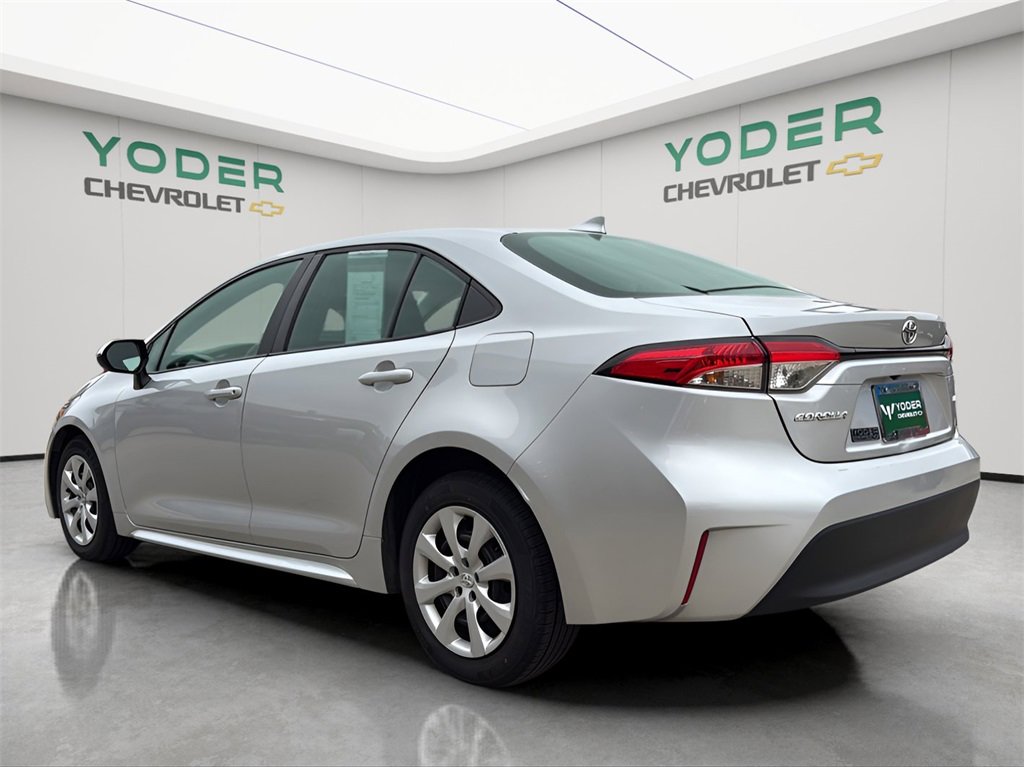 2023 Toyota Corolla LE photo 9