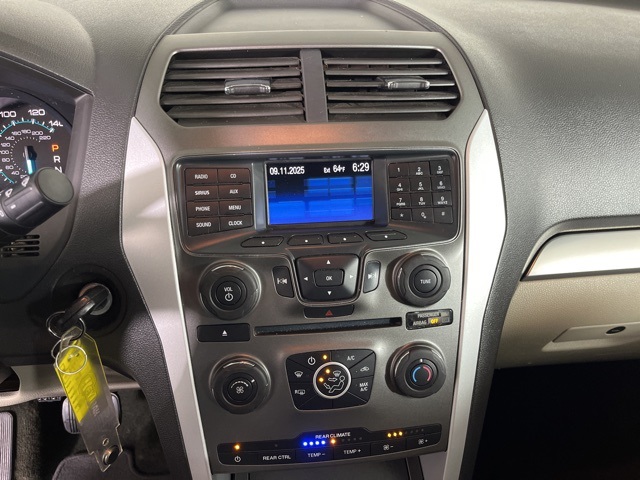 2013 Ford Explorer Base photo 22