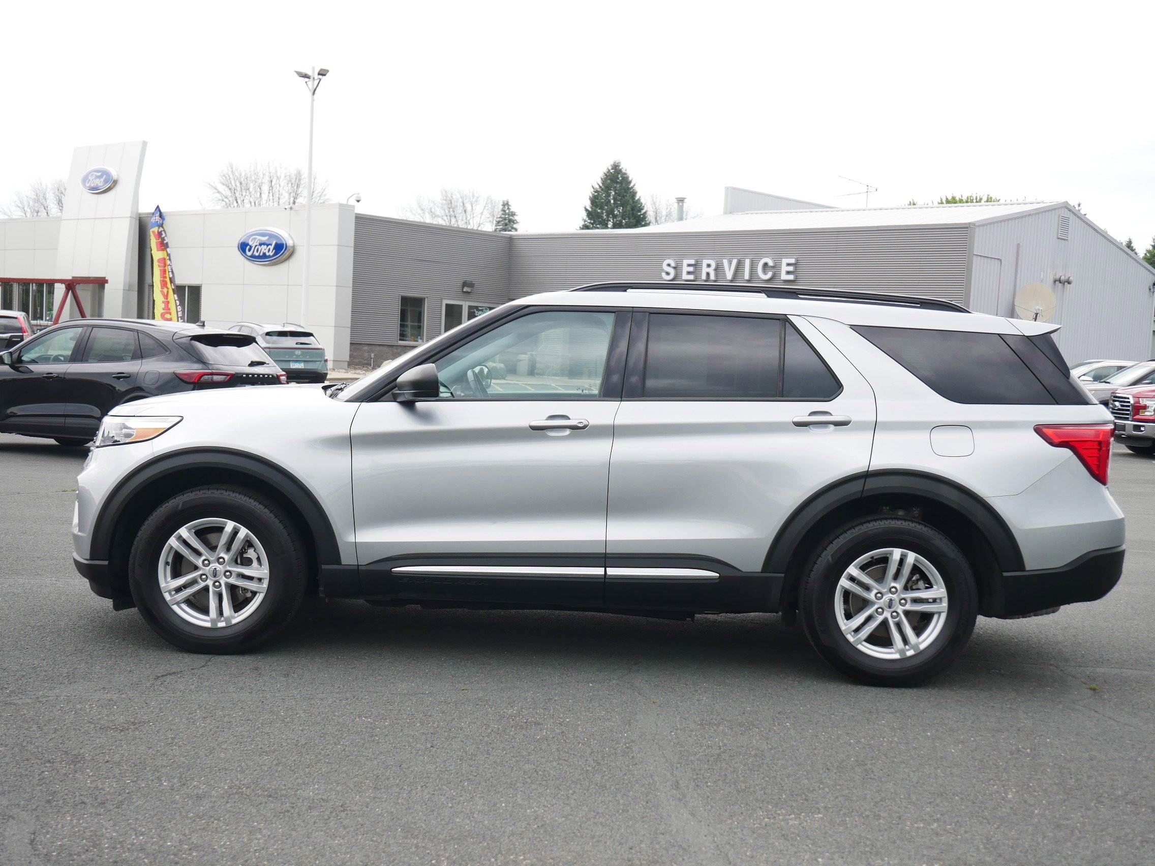 Certified 2022 Ford Explorer XLT with VIN 1FMSK8DH5NGA90676 for sale in Hastings, Minnesota