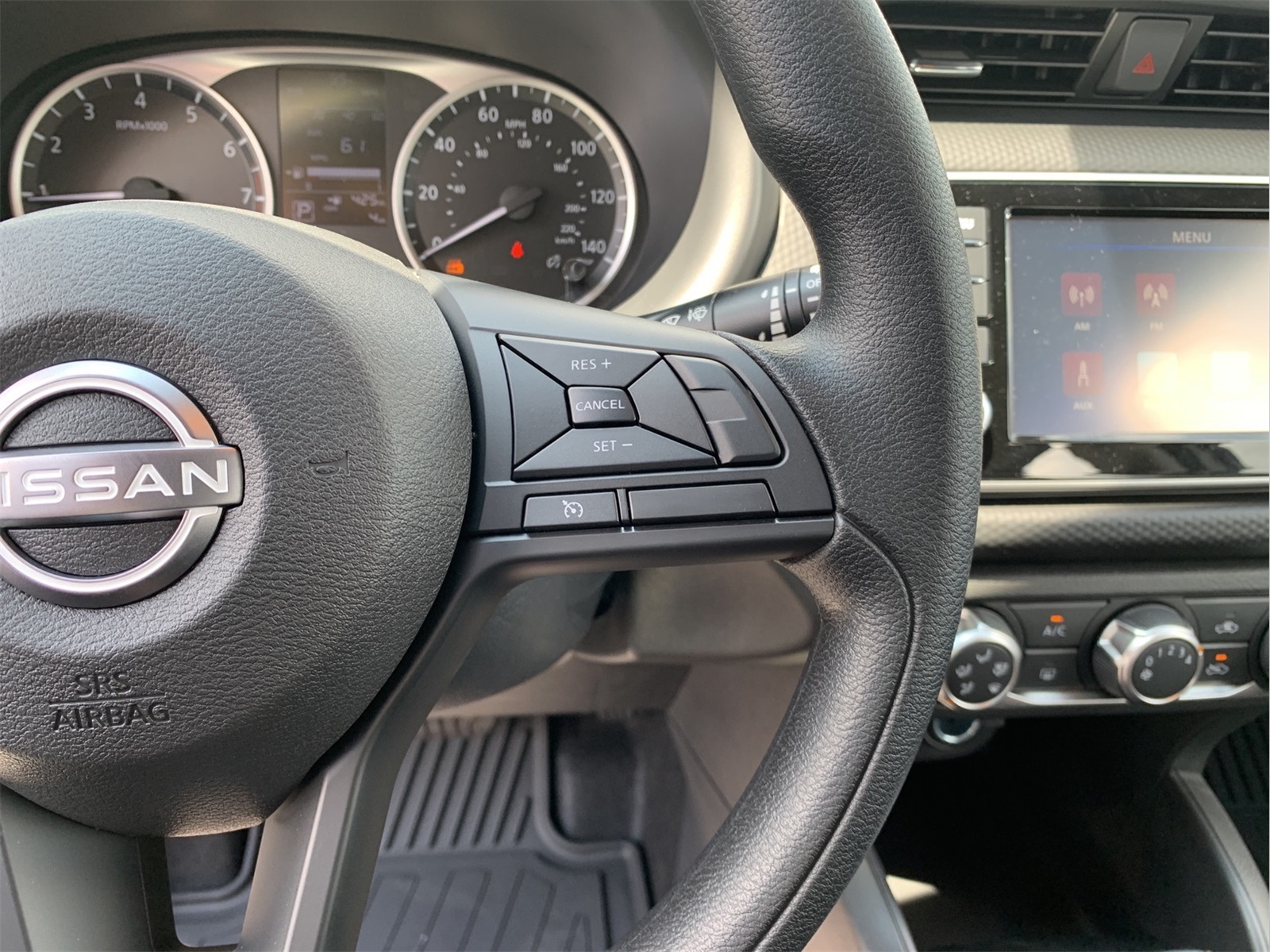 2025 Nissan Kicks Play S photo 15