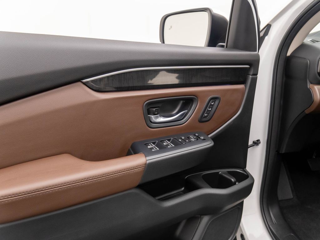 2025 Honda Pilot Elite photo 9