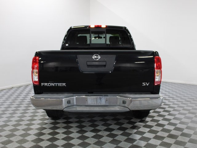 2016 Nissan Frontier SV photo 3