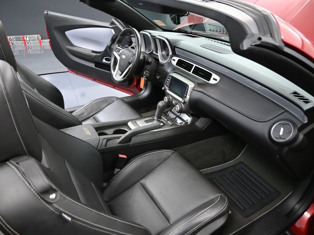 2015 Chevrolet Camaro 2SS photo 35