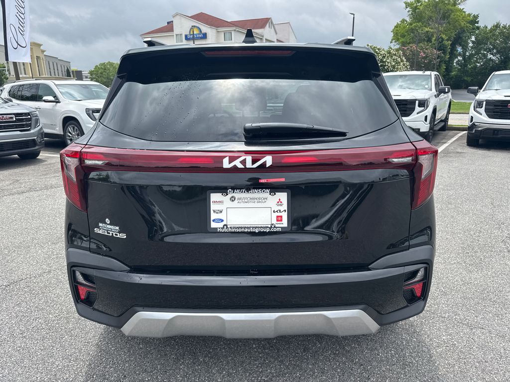 2025 Kia Seltos S photo 4