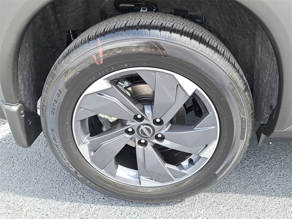 2026 Nissan Rogue SV photo 8