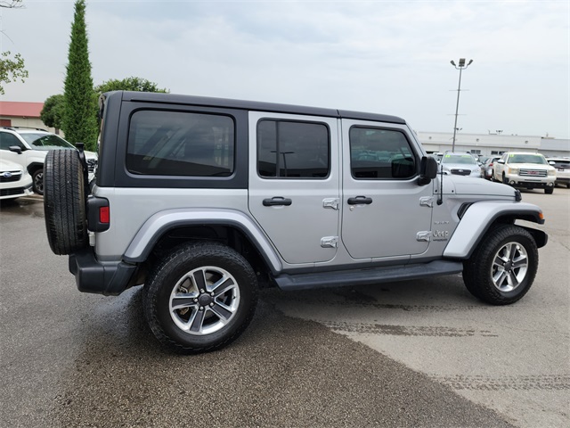 2020 Jeep Wrangler Unlimited Sahara photo 2