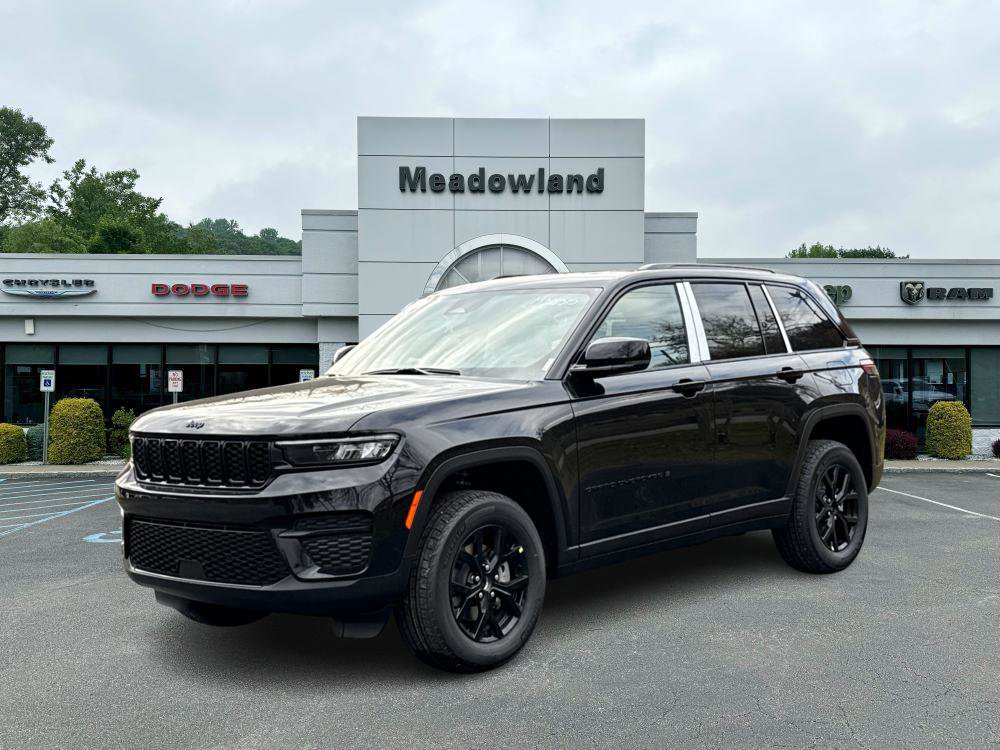 2025 Jeep Grand Cherokee Altitude's photo