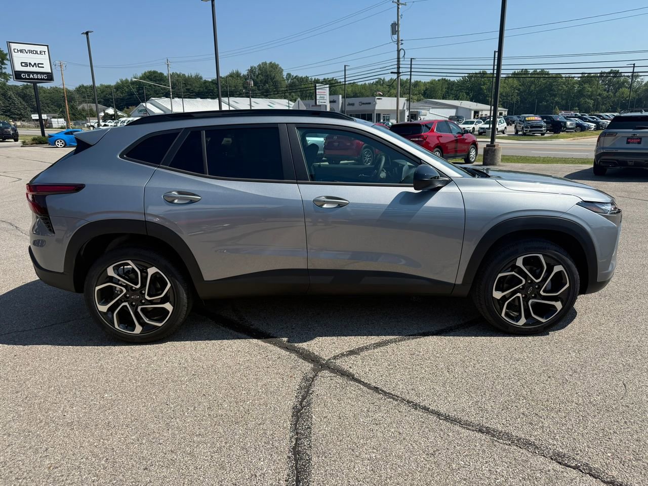 2025 Chevrolet Trax photo 8