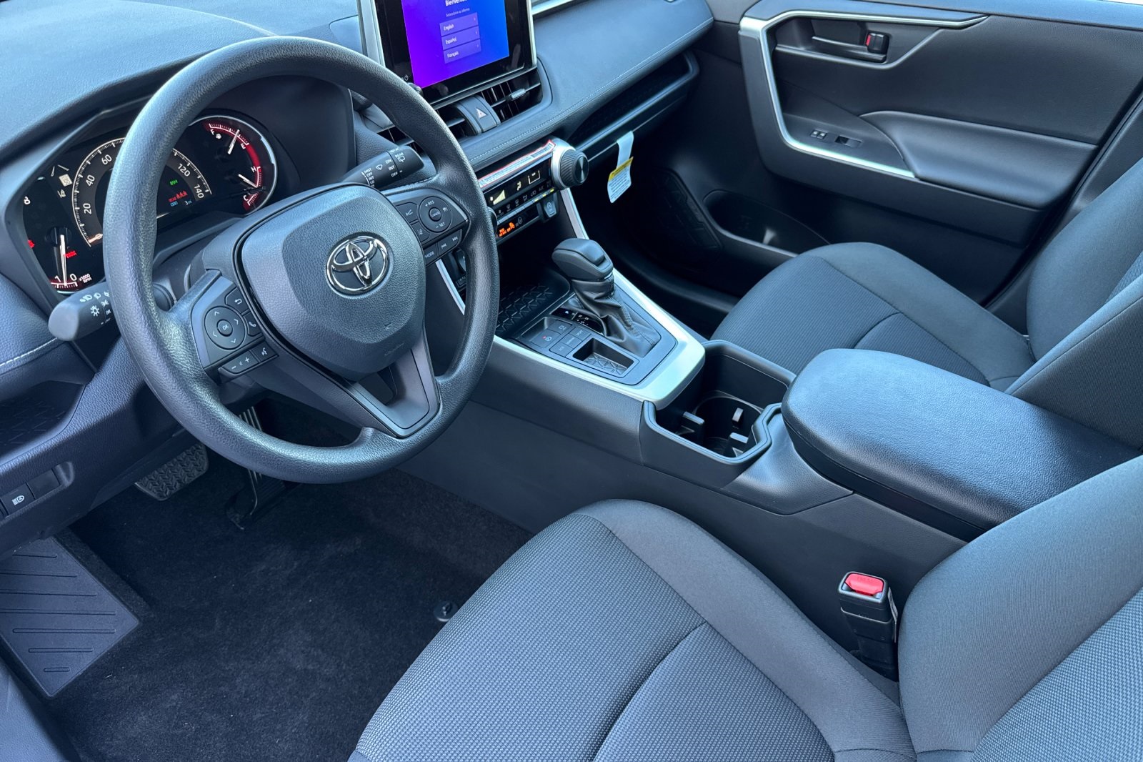 2025 Toyota RAV4 LE photo 8