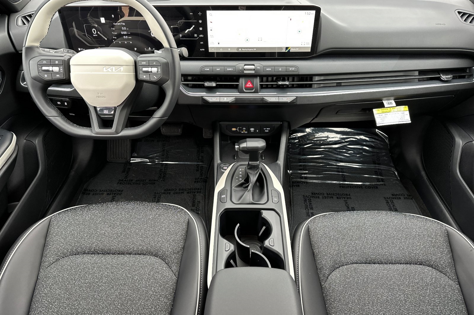 2025 Kia K4 GT-Line photo 8