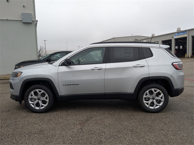 2025 Jeep Compass North Edition Latitude photo 4