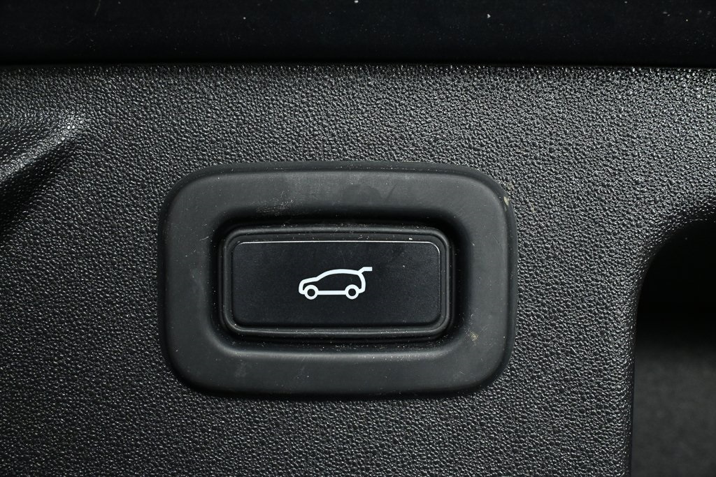 2020 Land Rover Discovery Sport S R-Dynamic photo 23