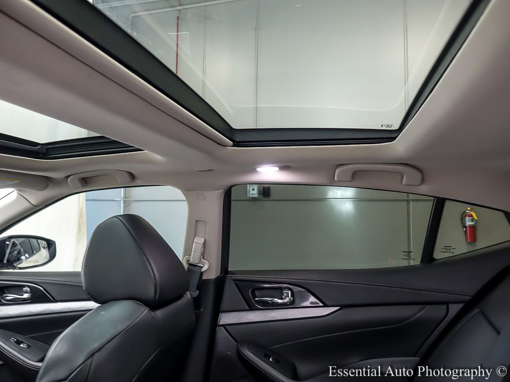 2018 Nissan Maxima SL photo 12