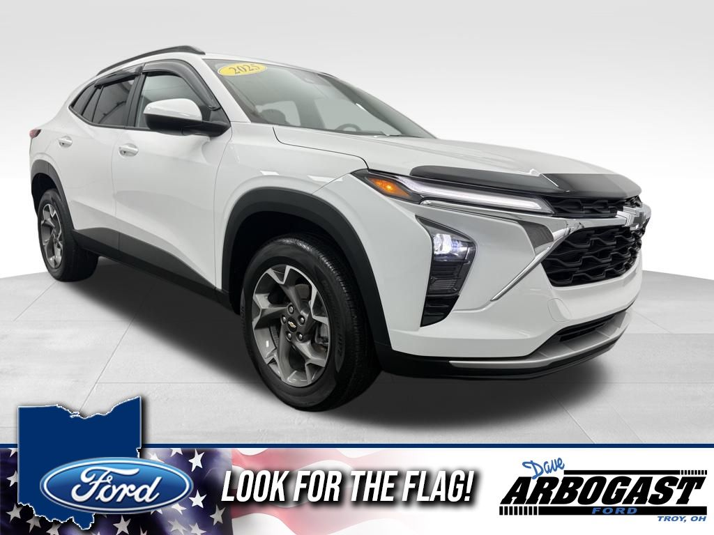 2025 Chevrolet Trax LT's photo