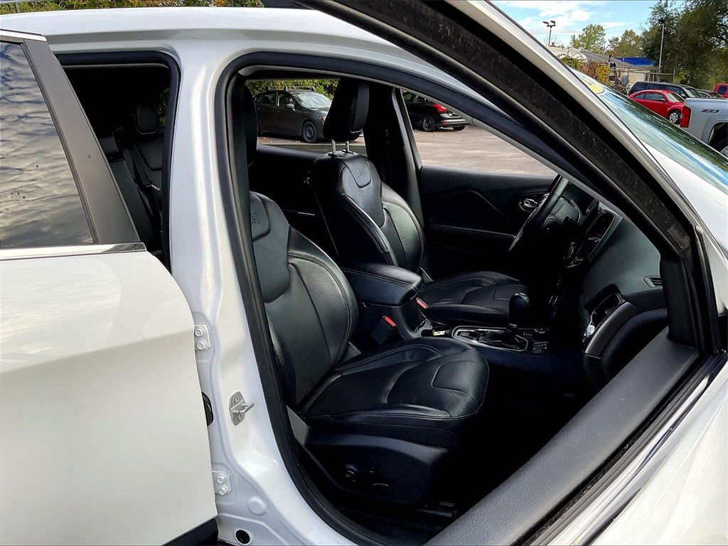 2019 Jeep Cherokee Limited photo 10