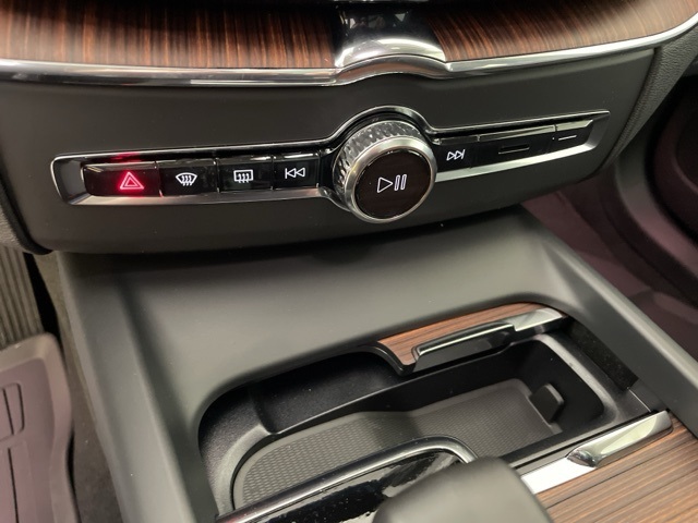2024 Volvo XC60 photo 31