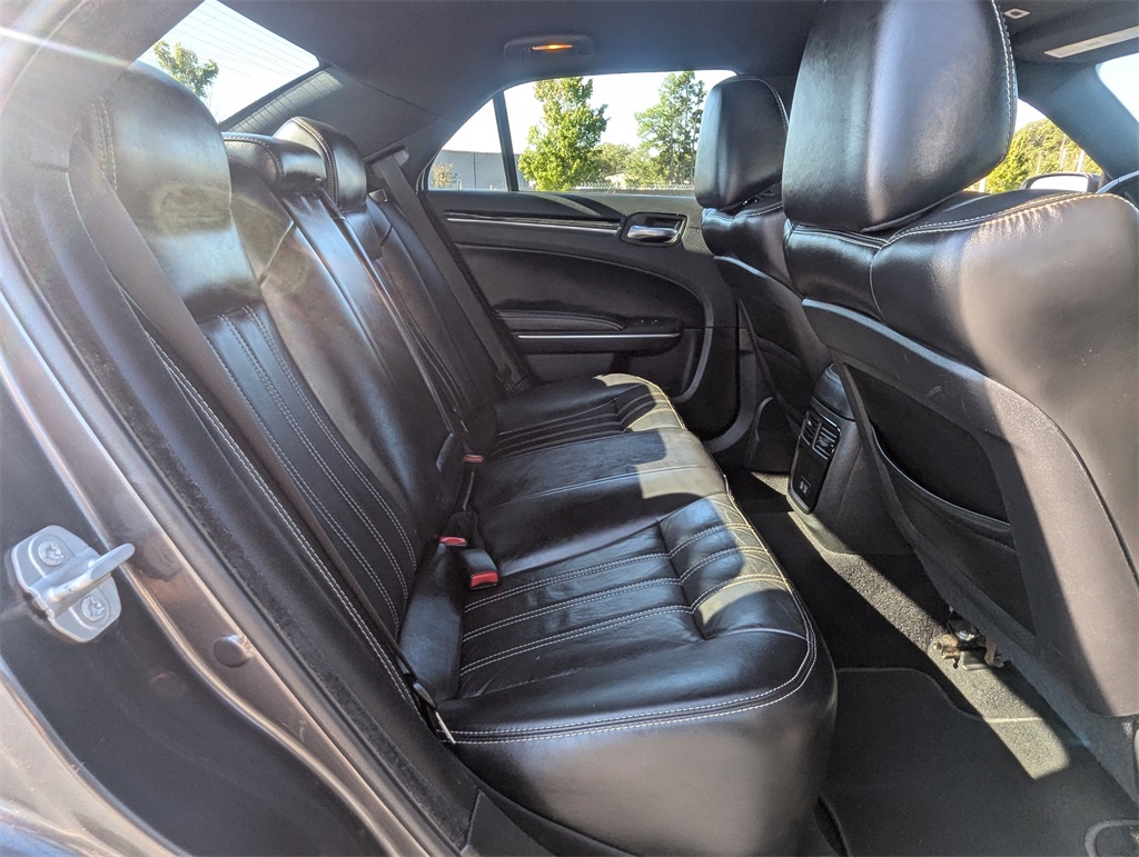 2019 Chrysler 300 S photo 29