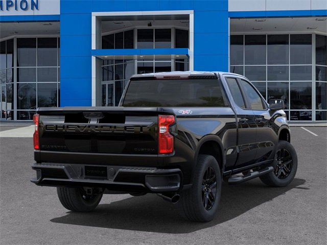 2025 Chevrolet Silverado 1500 Custom photo 4