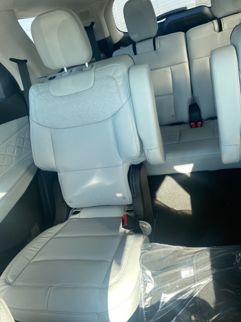 2025 Ford Explorer Platinum photo 32
