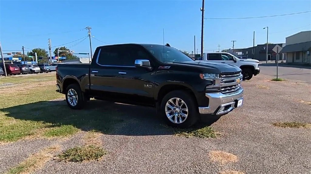 2022 Chevrolet Silverado 1500 LTZ photo 2