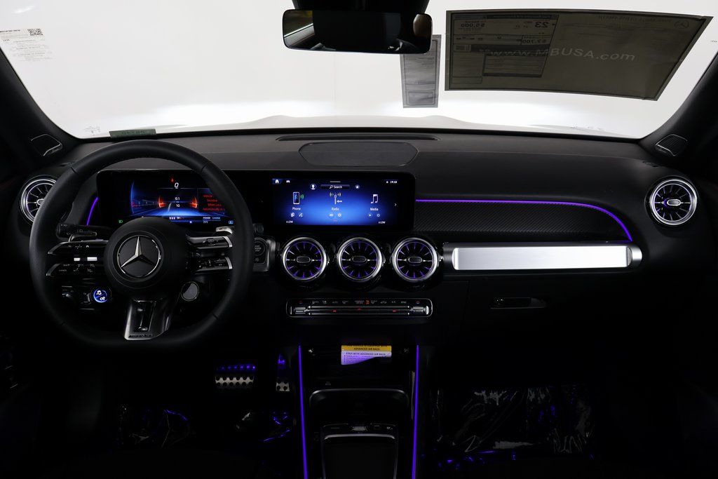 2026 Mercedes Benz GLB 35 AMG 4MATIC photo 4