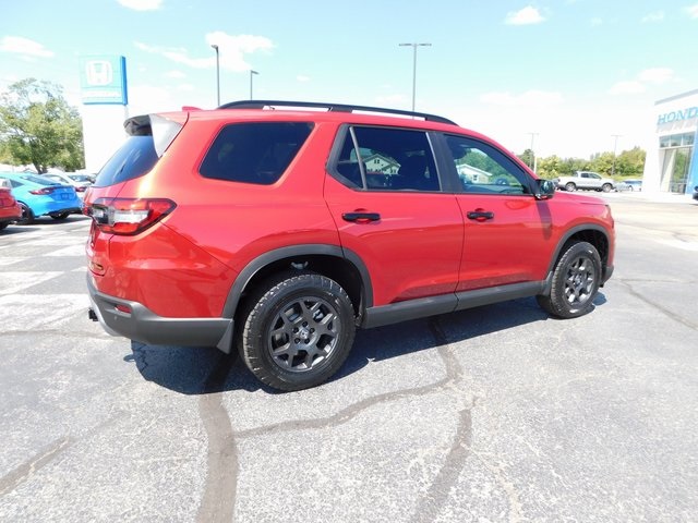 2025 Honda Pilot TrailSport photo 2