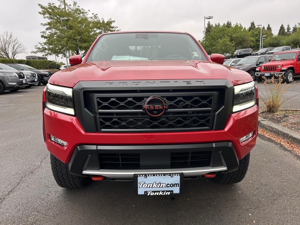 2022 Nissan Frontier PRO-4X photo 2