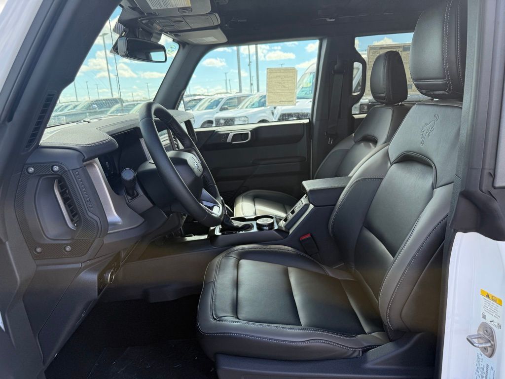 2025 Ford Bronco Outer Banks photo 4