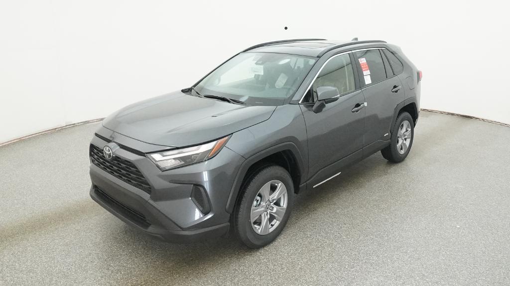 2025 Toyota RAV4 XLE's photo