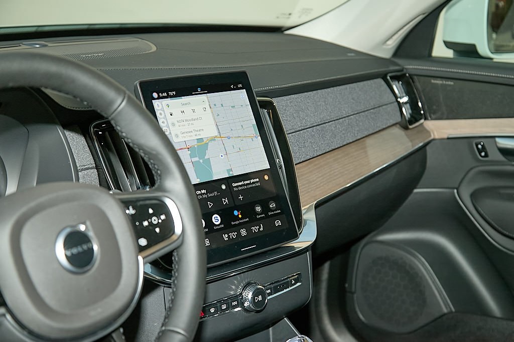 2025 VOLVO XC90 - Image 13