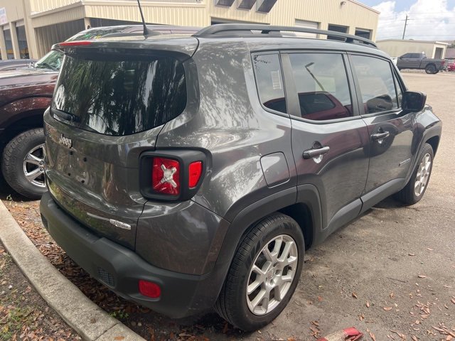 2021 Jeep Renegade Latitude photo 4
