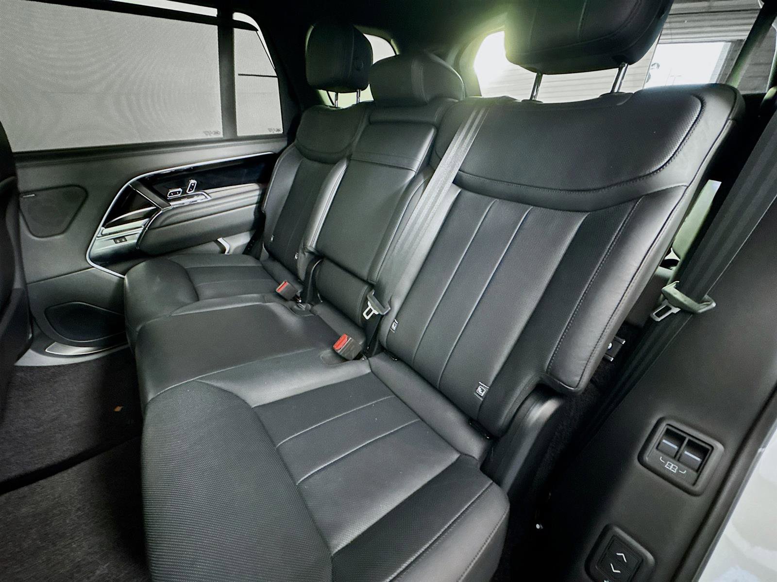 2024 Land Rover Range Rover SE photo 21