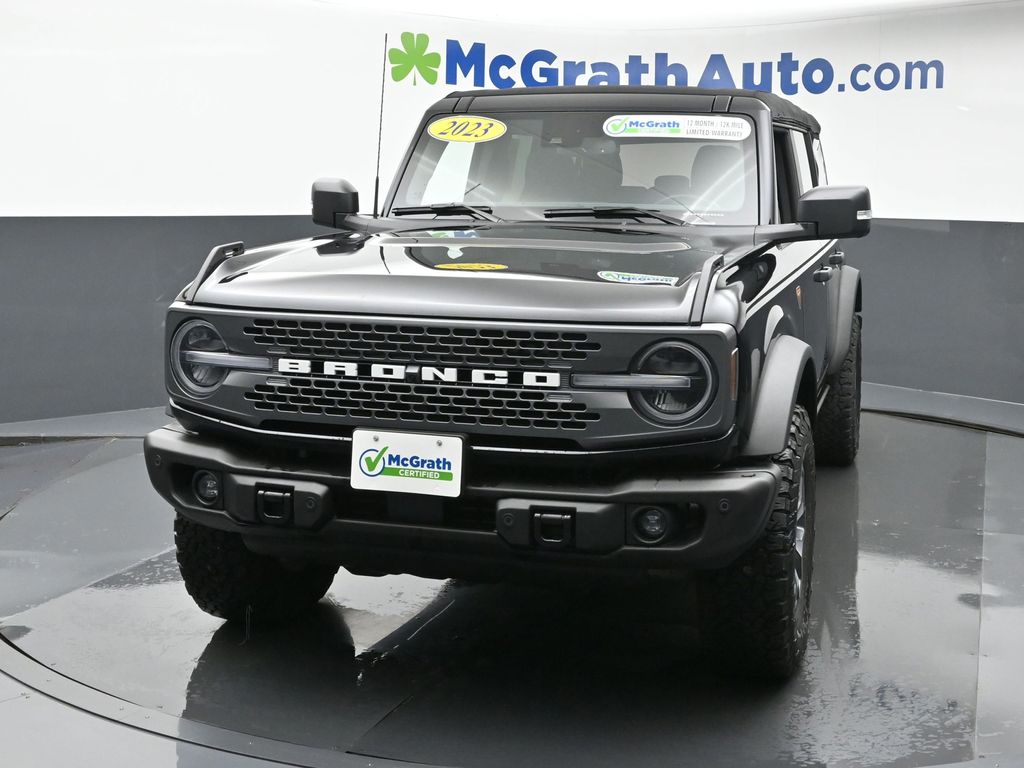 2023 Ford Bronco Badlands photo 3