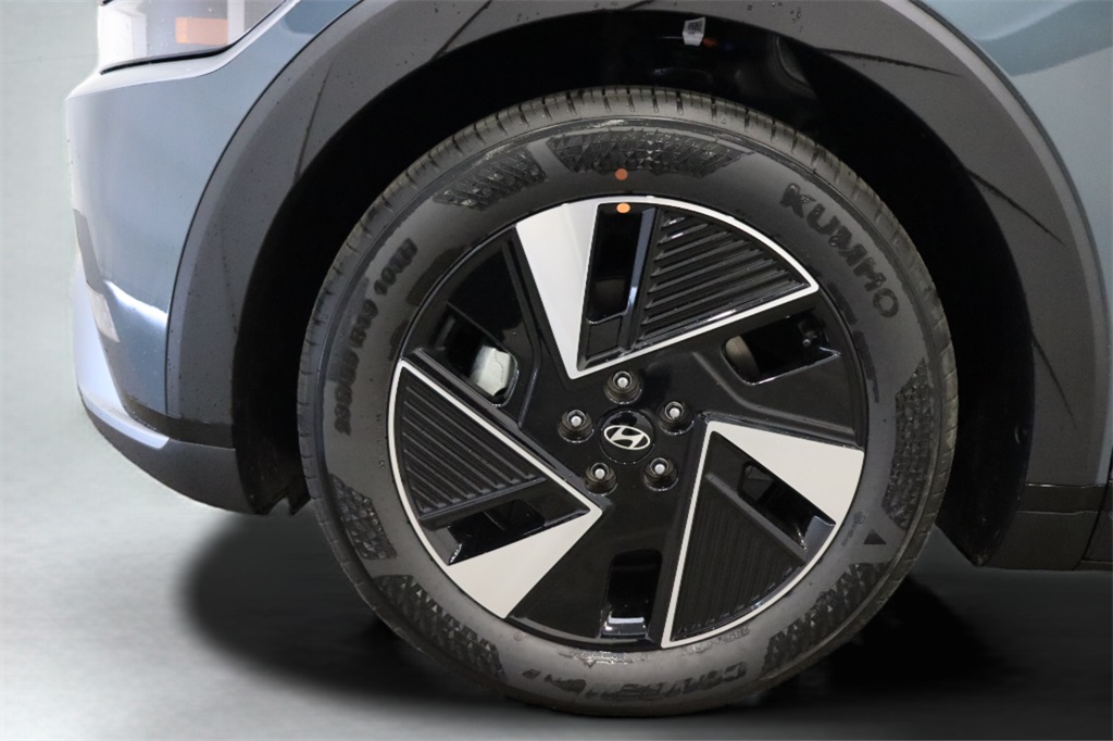 2025 Hyundai Ioniq 5 SE photo 2