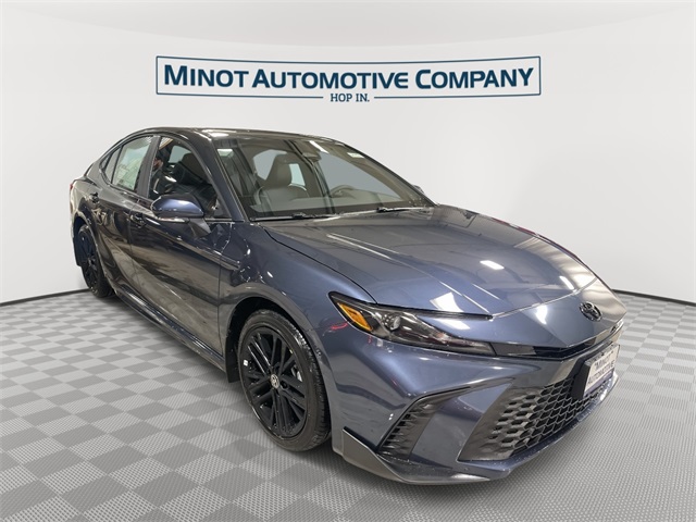 2026 Toyota Camry SE's photo