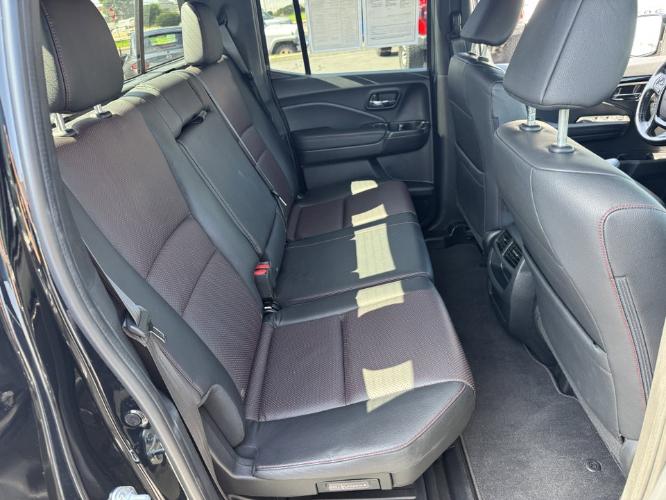 2022 Honda Ridgeline Black Edition photo 4
