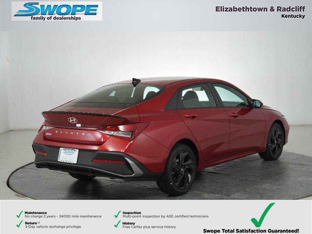 2026 Hyundai Elantra SEL Sport photo 3