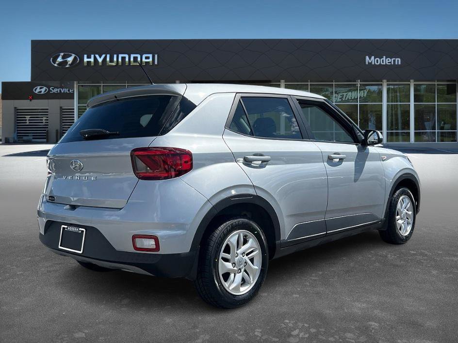 2023 Hyundai Venue SE photo 3