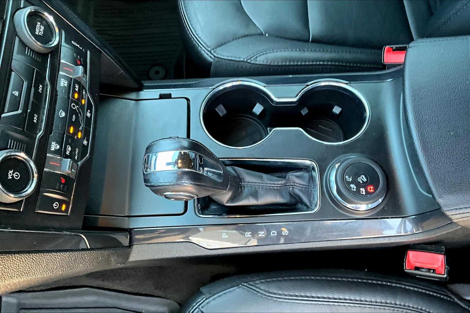 2018 Ford Explorer XLT photo 14
